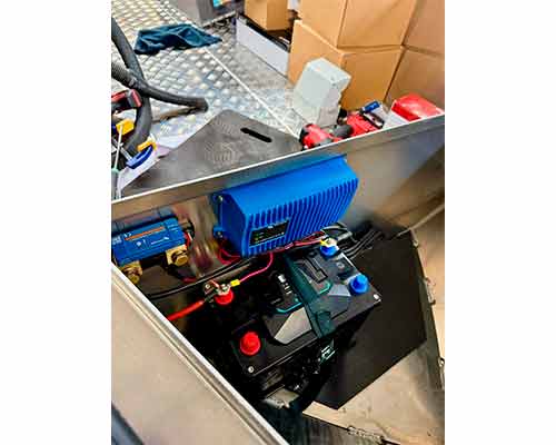 veneen akku litium, dc dc muunnin, laturi veneeseen