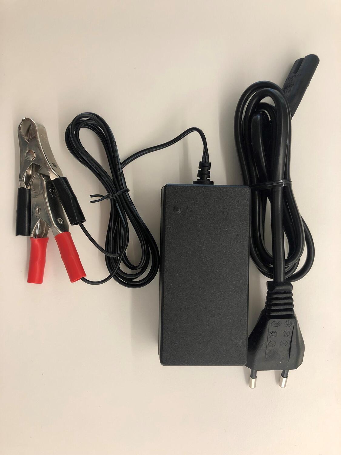 Akkulaturi lyijyakuille 12 V 1A