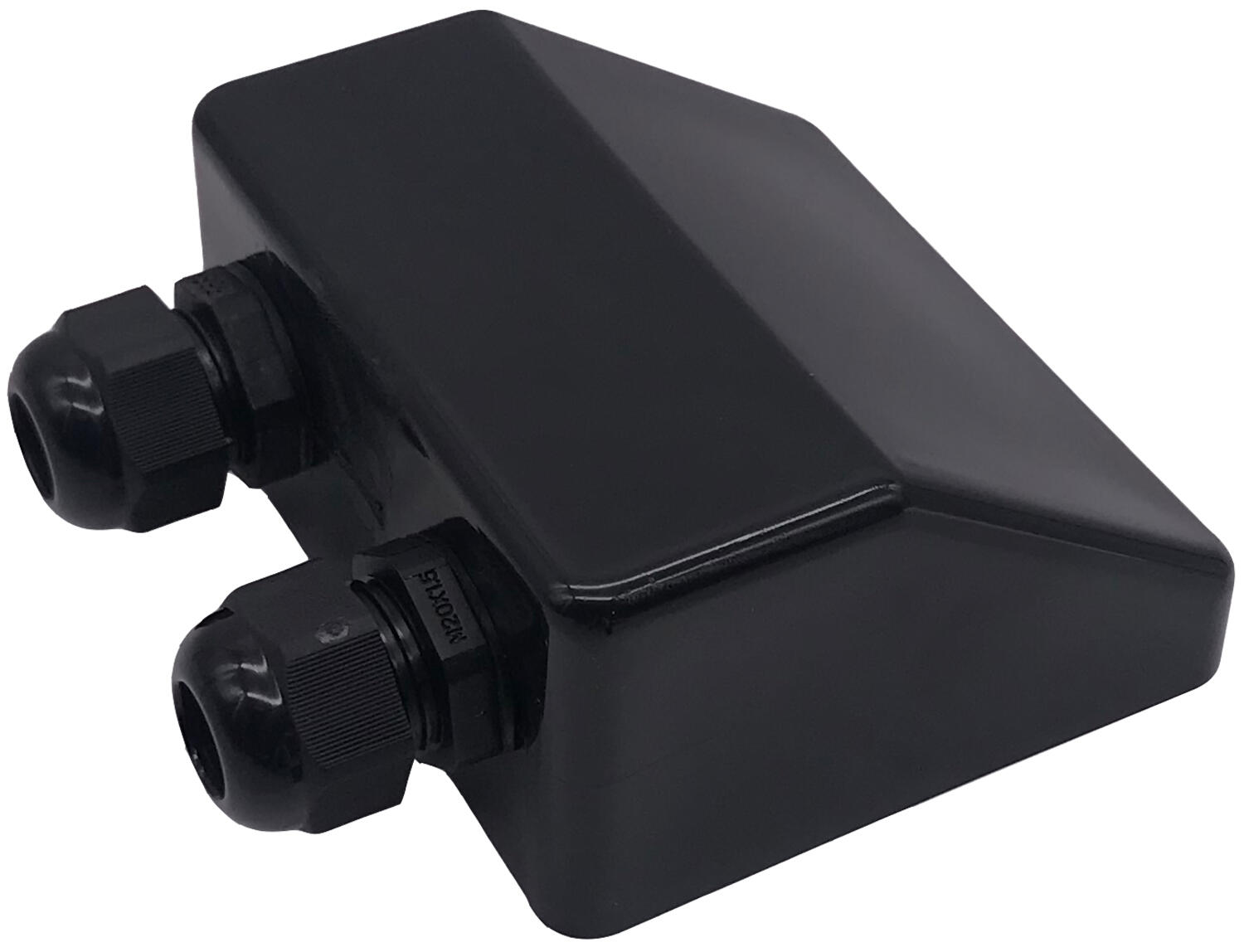 Musta Nordmax kaapeliläpivienti